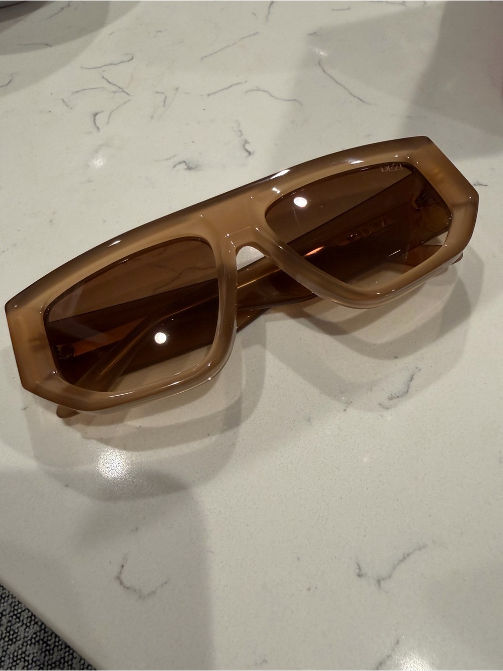 DEZI eyewear Backtrack Brown Bold Sunglasses